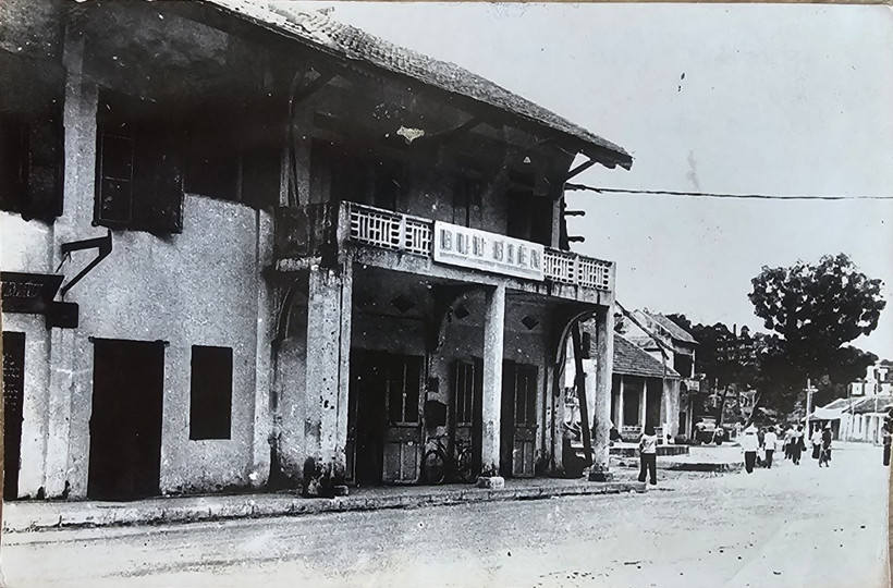 Bưu điện Hòn Gai (nay là vị trí Bưu điện tỉnh Quảng Ninh) từng là trụ sở của Việt Minh sau khi ta giành chính quyền ở Hòn Gai ngày 24/8/1945. (Ảnh: Tư liệu Bảo tàng tỉnh Quảng Ninh)