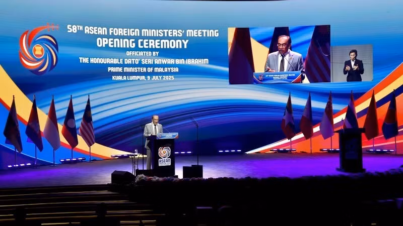 Thủ tướng Malaysia Anwar Ibrahim phát biểu tại Lễ khai mạc Hội nghị Bộ trưởng Ngoại giao ASEAN lần thứ 58 (AMM-58). (Ảnh: BNG)