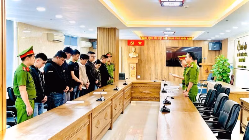 Các đối tượng tại cơ quan điều tra. (Ảnh: Công an cung cấp)