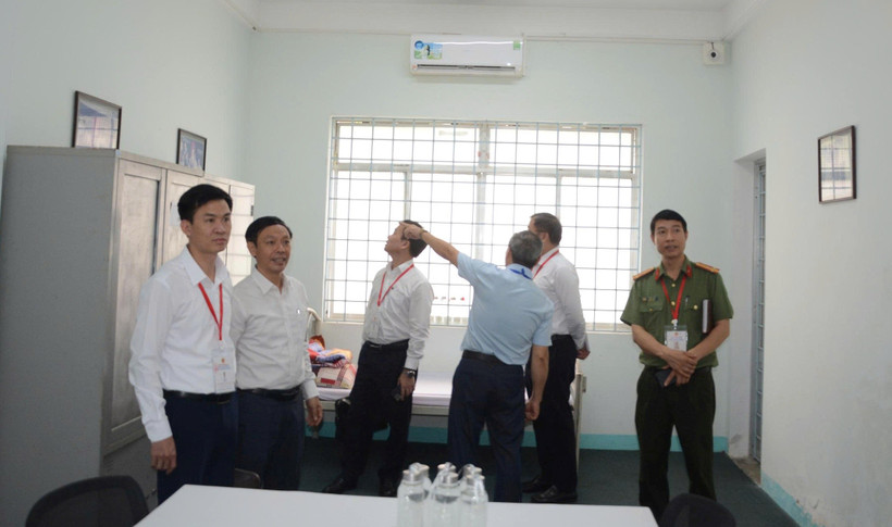 Ban Chỉ đạo cấp quốc gia Kỳ thi tốt nghiệp trung học phổ thông năm 2025 kiểm tra điểm thi, điểm in sao đề thi tại Đà Nẵng. (Ảnh: H.A.N)