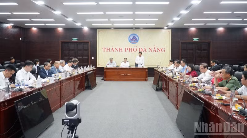 Hội đồng tư vấn Trung tâm tài chính quốc tế tại Đà Nẵng họp phiên đầu tiên. (Ảnh: ANH ĐÀO)