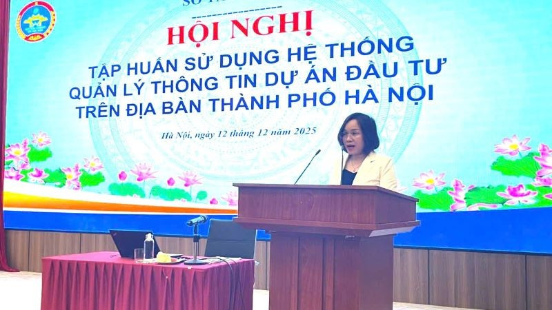 Bà Trần Thị Dung-Trưởng phòng Công nghệ thông tin và Chuyển đổi số phát biểu.