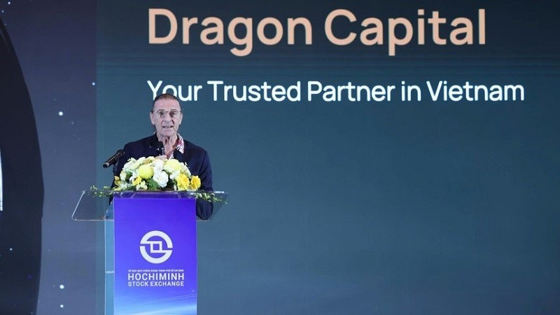 Ông Dominic Scriven chia sẻ tại VLCA 2025. (Ảnh: Lê Toàn)