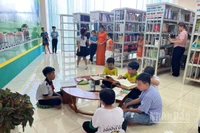 Bạn đọc tại Thư viện tỉnh Đồng Tháp.