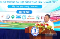 Phó Giáo sư, Tiến sĩ Hồ Văn Thống, Hiệu trưởng Trường đại học Đồng Tháp, Trưởng Ban Tổ chức giải phát biểu.