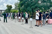 Lực lượng chức năng tiếp nhận 57 công dân.