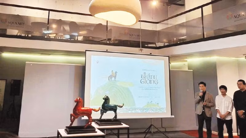 Tác phẩm trong bộ sưu tập điêu khắc sơn mài “Ngựa” của họa sĩ Ngô Đức Lâm tại Lam Phong Studio.