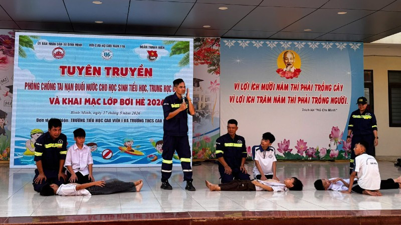Chương trình tuyên truyền, trải nghiệm thực hành kỹ năng phòng chống đuối nước cho hơn 1.300 học sinh Trường tiểu học Cao Viên 1 và Trường trung học cơ sở Cao Viên.