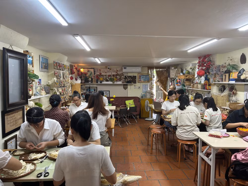 Sau 10 năm nghiên cứu, từ 2008 đến 2018, chị Nguyễn Trang Phương đã cho ra đời xưởng hoa khô mang tên Phương Xavia.