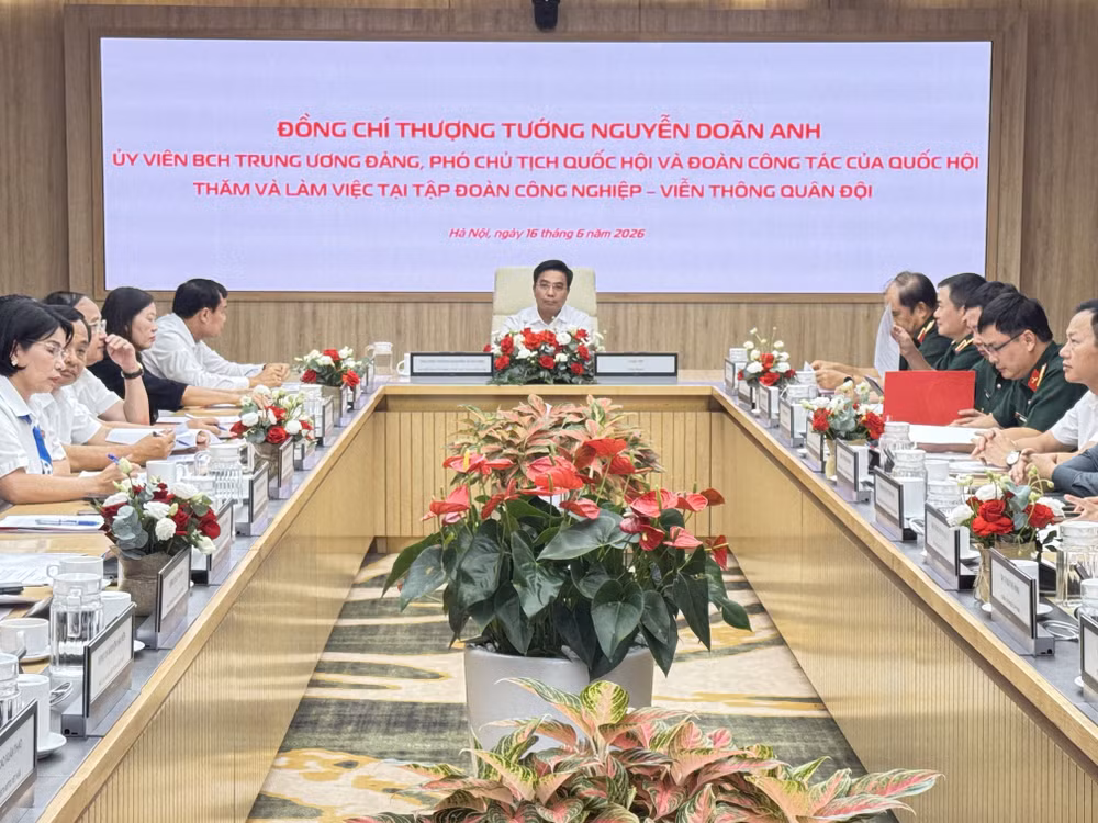 vna-potal-pho-chu-tich-quoc-hoi-nguyen-doan-anh-lam-thuc-chat-lam-den-noi-den-chon-phuc-vu-thiet-thuc-cho-hoat-dong-quoc-hoi-va-loi-ich-cua-nhan-dan-8830597.jpg
