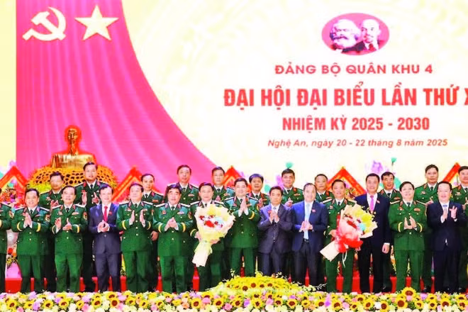 Ra mắt Ban Chấp hành Đảng bộ Quân khu 4 nhiệm kỳ 2025-2030.