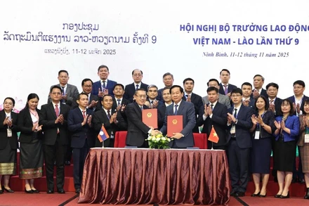 Lễ ký kết hợp tác giữa Bộ Nội vụ Việt Nam với Bộ Lao động và Phúc lợi xã hội Lào.