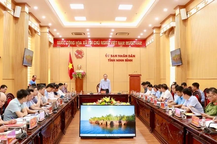 Quang cảnh buổi làm việc.