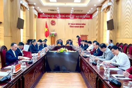 Quang cảnh buổi làm việc.