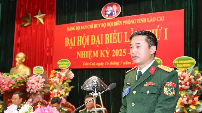 Đại tá Nguyễn Đức Cương, Phó Bí thư Thường trực Đảng ủy Quân sự tỉnh, Chính ủy Bộ Chỉ huy quân sự tỉnh Lào Cai phát biểu chỉ đạo đại hội. hai-1432-9071.jpg