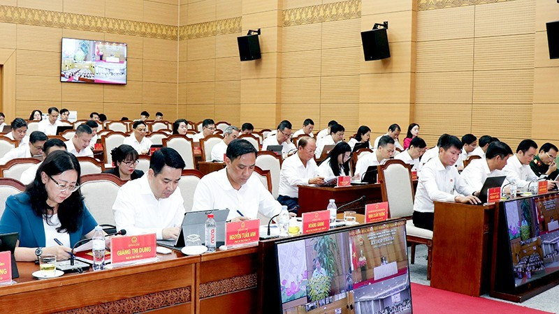 Các đại biểu tham dự kỳ họp. img-1008-9383.jpg