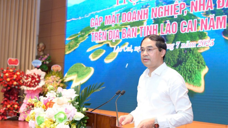 Đồng chí Trịnh Xuân Trường, Bí thư Tỉnh ủy, Chủ tịch Hội đồng nhân dân tỉnh Lào Cai phát biểu. z6851772577637-f3efde0e1d7d02df2b0a3f41c7c30f7f-9448.jpg