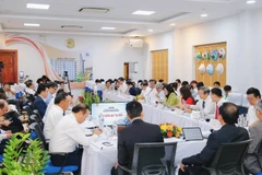 Quang cảnh buổi tọa đàm triển khai Nghị quyết 72 tại Bệnh viện Từ Dũ.