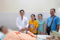 Bệnh nhân P. đã hồi phục trong niềm vui của người thân.