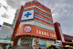Phòng khám Tháng Tám liên tục bị phát hiện vi phạm về hành vi "vẽ bệnh, moi tiền". 