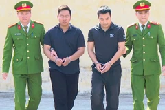 Công an bắt giữ 2 đối tượng về hành vi vận chuyển, tàng trữ pháo trái phép.