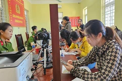 Công an Thanh Hóa tiếp nhận, giải quyết các thủ tục hành chính cho công dân.