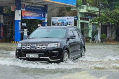 Nước ngập đường đô thị phường Quảng Phú, tỉnh Thanh Hóa.