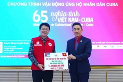 Trung ương Hội Chữ thập đỏ Việt Nam tiếp nhận 13 tỷ đồng ủng hộ nhân dân Cuba từ đại diện tỉnh Thanh Hóa.