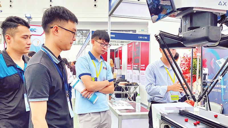 Kinh tế Thủ đô giai đoạn 2026-2030 sẽ tập trung vào phát triển công nghệ cao, chuyển đổi số mạnh mẽ