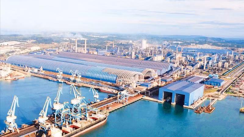 Khu liên hợp sản xuất gang thép Hòa Phát Dung Quất đóng góp lớn vào ngân sách của tỉnh Quảng Ngãi.