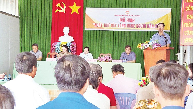 Chương trình "Ngày thứ bảy lắng nghe người dân nói" diễn ra tại trụ sở ấp Phước Thắng, xã Long Hải.