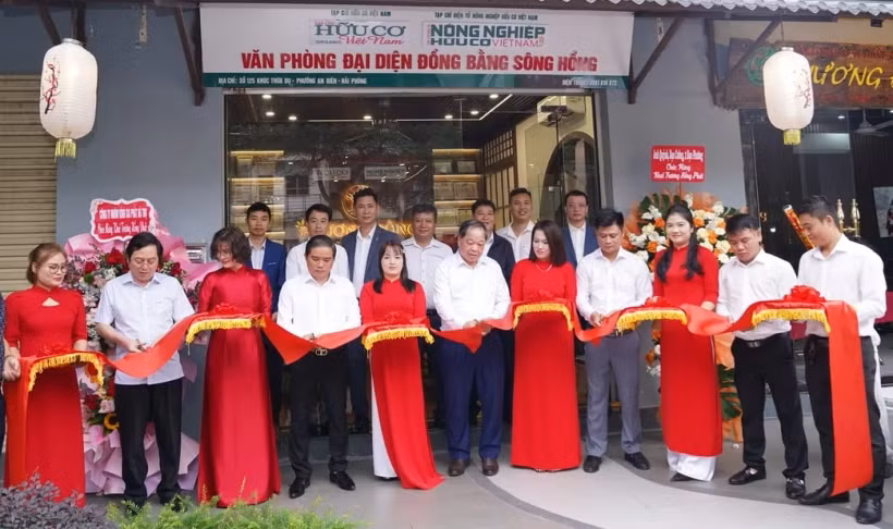Lễ cắt băng khai trương Văn phòng đại diện Tạp chí Hữu cơ Việt Nam khu vực Đồng bằng sông Hồng tại thành phố Hải Phòng.