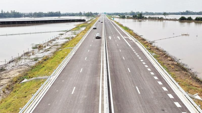 Đường cao tốc Cần Thơ-Cà Mau thông xe toàn tuyến đầu năm 2026.