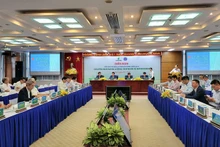 Các đại biểu đóng góp, chia sẻ ý kiến tại diễn đàn.