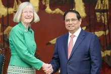 Thủ tướng Phạm Minh Chính tiếp bà Gillian Bird, Đại sứ Australia tại Việt Nam. (Ảnh: TTXVN)