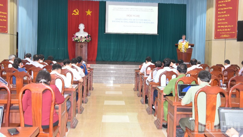 Các đại biểu tham dự hội nghị.