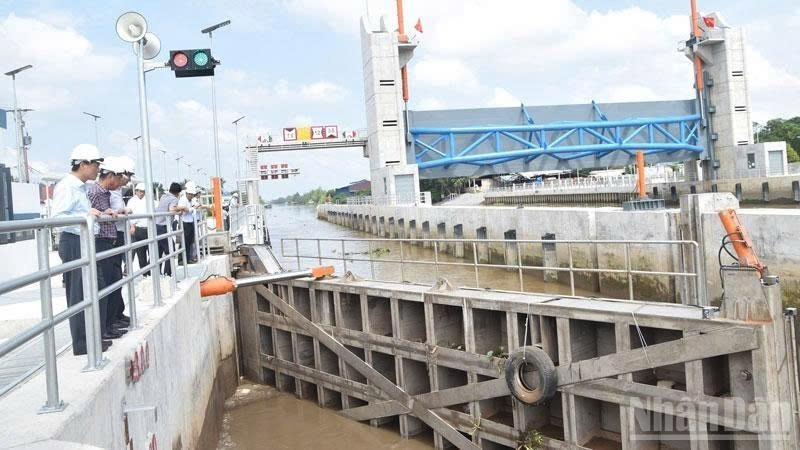 Cống âu Nguyễn Tấn Thành đã phát huy hiệu quả rất lớn trong ngăn mặn, trữ ngọt.