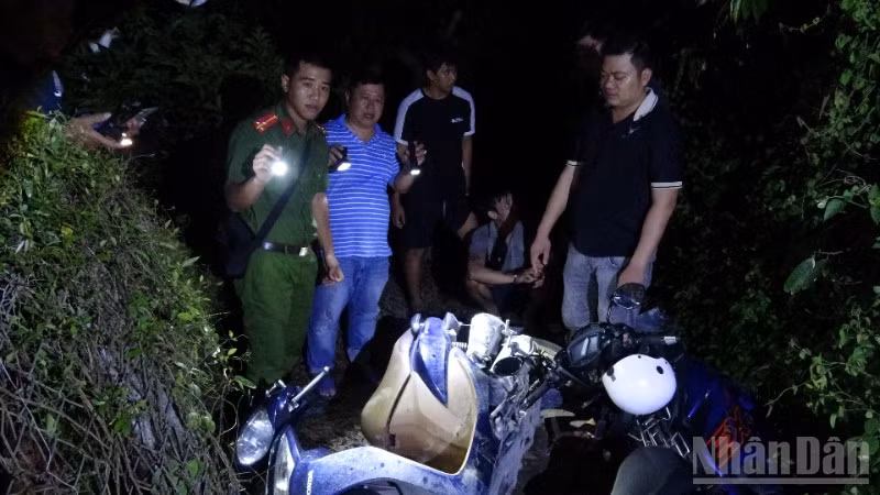 Hiện trường bắt đối tượng Lê Minh Thuận. (Ảnh: Duy Phương)