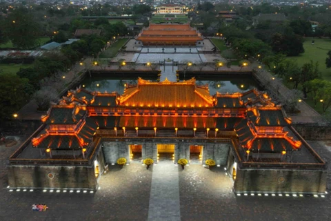 Vẻ đẹp của Đại Nội - trái tim Cố đô Huế về đêm. Đây là điểm đến được đông đảo du khách Australia nói riêng và du khách trên toàn cầu nói chung yêu thích. (Ảnh: TTXVN)