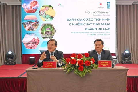 Phó Cục trưởng Du lịch quốc gia Việt Nam Hà Văn Siêu điều hành phiên thảo luận tại hội thảo. (Ảnh: TITC)