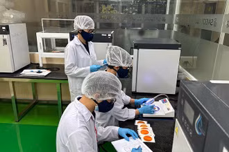 Phòng Quản lý Chất lượng của Saigon Co.op luôn bảo đảm thực phẩm cung cấp ra thị trường an toàn nhất.