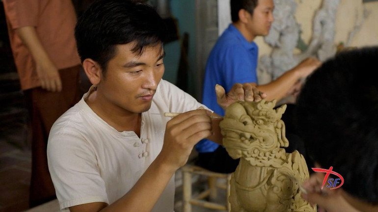 Hình ảnh trong phim "Nghê - linh vật của người Việt" của đạo diễn Đào Đức Thanh, gửi đến người xem thông điệp hãy gìn giữ và phát huy những giá trị của di sản trong đời sống đương đại. gen-h-z6989262054557-f69ee2c41416ddee4b35c120254f9227-481.jpg