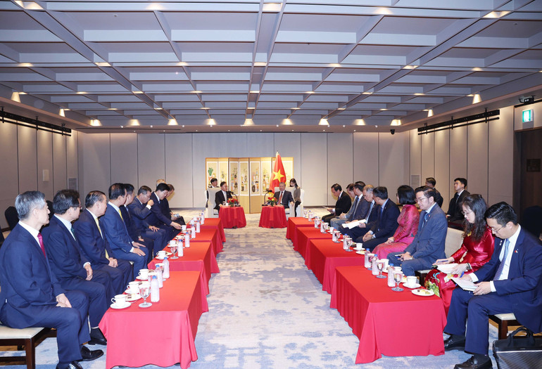 Tổng Bí thư Tô Lâm tiếp ông Park Soo Kwan, nguyên Tổng lãnh sự danh dự Việt Nam tại khu vực Busan - Gyeongnam. (Ảnh: TTXVN) vna-potal-tong-bi-thu-to-lam-tiep-nguyen-tong-lanh-su-danh-du-park-soo-kwan-8207300.jpg