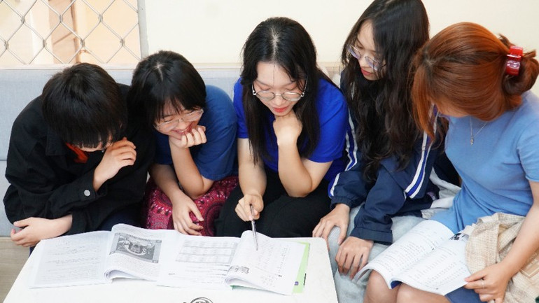 Jede Aktivität ist für die Studierenden der Universität für Sprachen und internationale Studien – Vietnam National University, Hanoi eine Gelegenheit, ihre Fähigkeiten zu üben, den Mut zum Denken, den Mut zum Handeln und den Mut zur Kreativität zu haben. dsc07727-1074.jpg