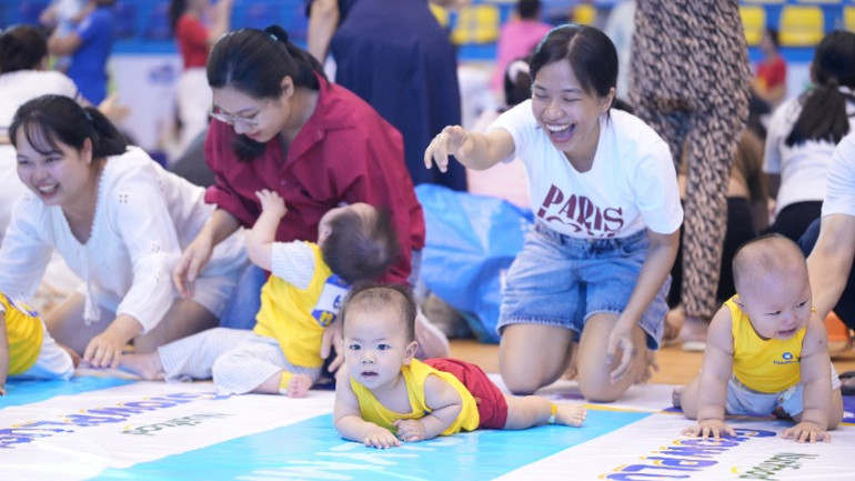 Festival còn mang đến nhiều sân chơi bổ ích cho trẻ nhỏ như: Kidslympic Bé bò, Kidslympic Iron Kids (Bé khỏe, bé tài năng). straumanng-hsdi-images-1759663305407-8385.jpg