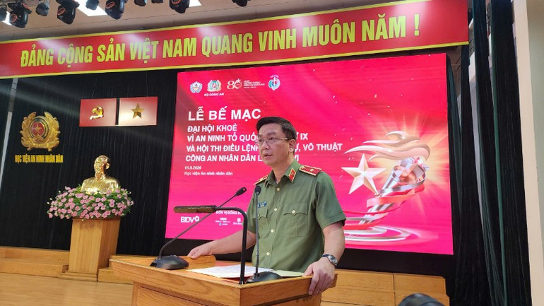 Thiếu tướng Phạm Kim Đĩnh - Cục trưởng Cục Công tác Chính trị (Bộ Công an) phát biểu tại buổi lễ. gen-h-z6863701539834-17d3a7e698ed534a7dd26241c3b5f172-5880.jpg