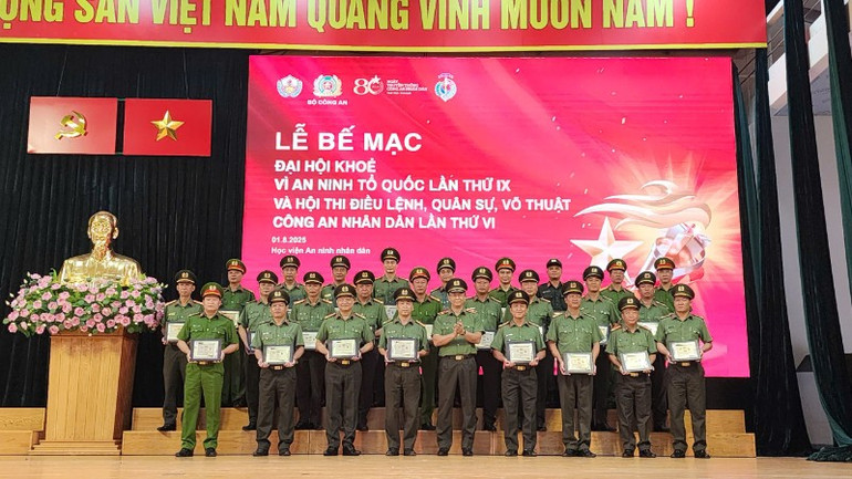 Đại hội Khỏe “Vì an ninh Tổ quốc” lần thứ 9 và Hội thi Điều lệnh, Quân sự, Võ thuật Công an nhân dân lần thứ 6 năm 2025 là niềm tự hào, là nguồn cổ vũ, động viên to lớn để mỗi cán bộ, chiến sĩ tiếp tục rèn luyện, phát huy truyền thống anh hùng của lực lượng. gen-h-z6863701515733-8819a5605d48883ee2e6b84f90cd2f37-6331.jpg