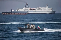 Binh sĩ Iran tuần tra eo biển Hormuz ở miền nam Iran. (Ảnh minh họa: Xinhua)