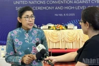 Đại sứ Thái Lan tại Việt Nam Urawadee Sriphiromya trao đổi với phóng viên về ý nghĩa của Công ước Hà Nội. (Ảnh: TRUNG HƯNG)