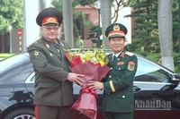 Đại tướng Nguyễn Tân Cương chủ trì lễ đón Tổng Tham mưu trưởng các Lực lượng vũ trang Belarus. (Ảnh: TRUNG HƯNG)
